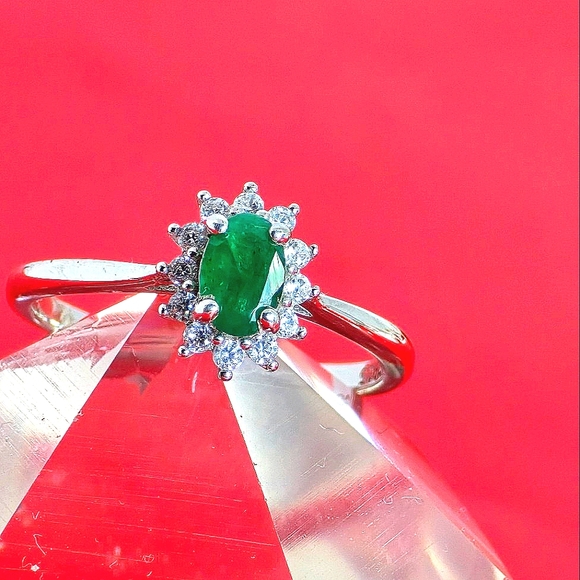 925 Sterling Silver Ring with Natural Oval Emerald 3.5x6mm & CZ - Picture 5 of 12